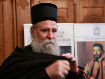 Епископ Јоаникије и никшићки свештеници у судници 19. јуна