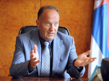 Министар просвјете Србије о избацивању поезије Десанке Максимовић из средње школе