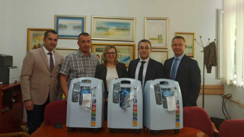 Вриједна донација 'Нове банке': Концентратори кисеоника за болницу у Фочи