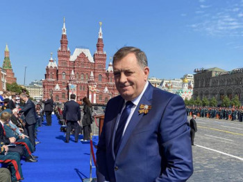 Додика на Црвеном тргу дочекао Путин 