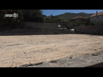 У току реконструкција школског игралишта у Полицама (ВИДЕО)