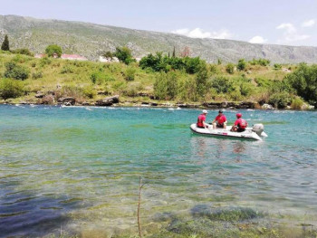 Мостар: Нестала особа након превртања кајака