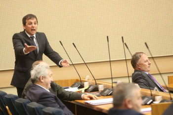 Vukanović nazvao srpsku borbu devedesetih suludom, Dodik mu žestoko odgovorio