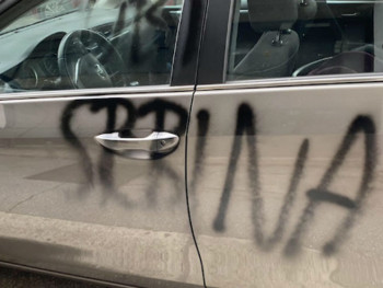 Split: Na autu beogradskih tablica antisrpski grafiti (FOTO)