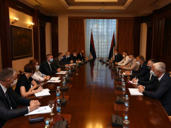 Влада помаже и области угоститељства, туризма и превоза путника