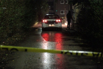 Сарајево: Убијен мушкарац, рањена жена