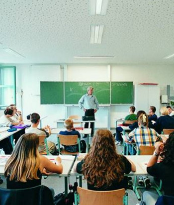 Институт препоручио да ђаци у Српској иду у школу