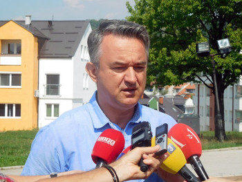 Хашки механизам игнорише стање генерала Младића, треба одгодити рочиште