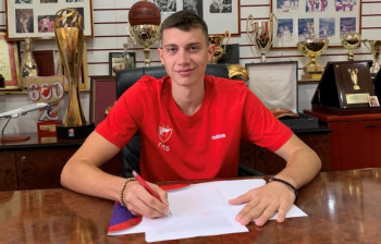 НЕВЕСИЊАЦ МАРКО ГУШИЋ ПОТПИСАО ПРОФЕСИОНАЛНИ УГОВОР СА КК ЦРВЕНА ЗВЕЗДА