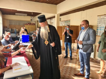 Владика Јоаникије гласао у Беранселу: Надам се да ће већ од сјутра бити боље за све грађане Црне Горе