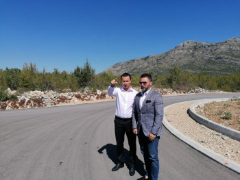 Ćurić i ministar Košarac obišli lokaciju buduće Slobodne zone u Trebinju (FOTO)