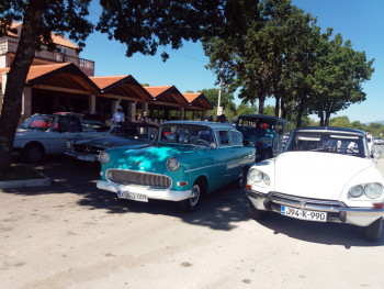 Олдтајмери обрадовали Билећане