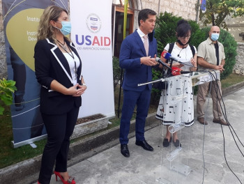 Ambasador SAD posjetio Narodnu biblioteku