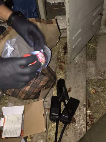 Uhapšene dvije osobe – Pronađena plantaža marihuane, eksploziv i oružje