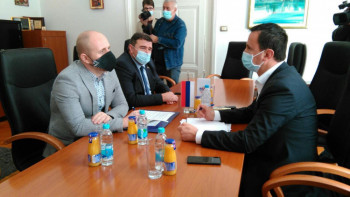 Потписан уговор о санацији путне инфраструктуре за расељена и избјегла лица у Петровом Пољу