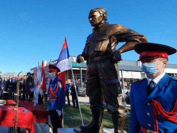 Otkriven spomenik Novici Gušiću; Veliki dan za Nevesinje i Srpsku
