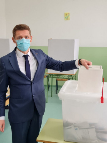 Milinković vodi Radmilovića – Razlika 400 glasova