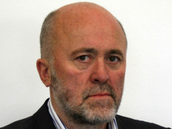 Симић: Фалсификат политичке реалности