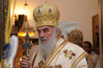 Njegova Svetost Patrijarh srpski gospodin Irinej priključen na respirator