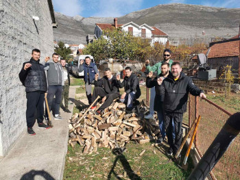 Чланови Фондације Свети Вукашин помогли својим суграђанима