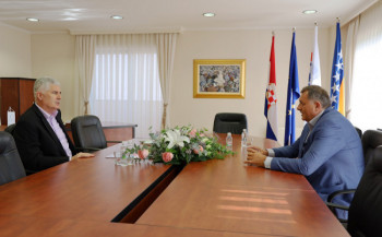 У Мостару почео састанак Додик – Човић