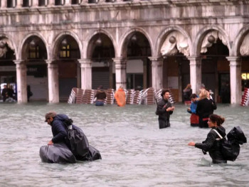 Венеција под водом усљед изненадног невремена