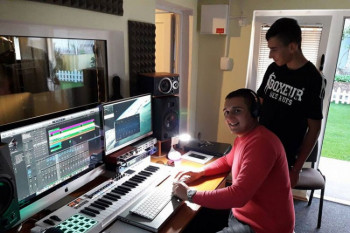 НОВО ОСТВАРЕЊЕ СТЕФАНА ДЕНДE