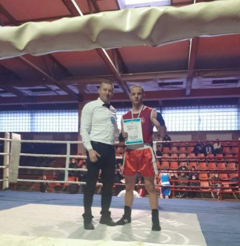 MLADI NEVESINJSKI BOKSER LAZAR BOVAN POSTAO PRVAK REPUBLIKE SRPSKE 