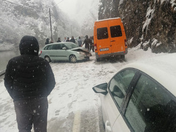 Zbog udesa obustavljen saobraćaj na putu Foča-Trnovo (FOTO)