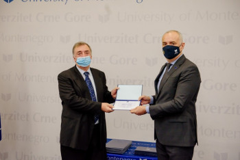 Zaslužena nagrada prof. dr Veselinu Draškoviću