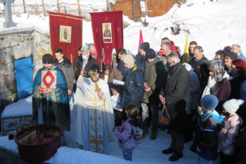 Ulicama Nevesinja prošla bogojavljenska litija