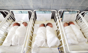 Statistika u godini pandemije: Manje rođenih a više umrlih, brakova manje za trećinu