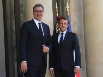Vučić u Parizu sa Makronom