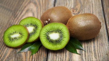 Jača imunitet, ublažava stres, koliko kivija dnevno treba da pojedemo?