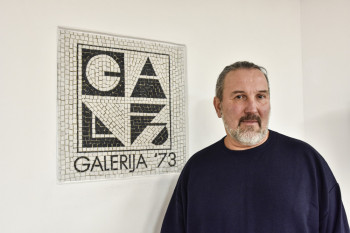 Mozaik profesora Sava Rupića poklonjen Galeriji `73 iz Beograda