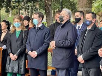 Zdravko Krivokapić i ministri u Vladi CG prisustvuju sahrani vladike Atanasija