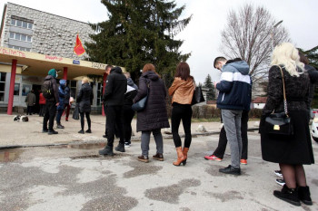 Излазност на изборима у Никшићу до 19h - ОИК: 80,5 одсто, ЦеМИ: 81,2