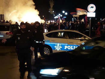 Uprkos policijskom času građani slave u Nikšiću i Podgorici (VIDEO)