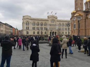 Ugostitelji i frizeri sa protesta poručuju - nemamo ništa protiv zatvaranja, ali tražimo pomoć