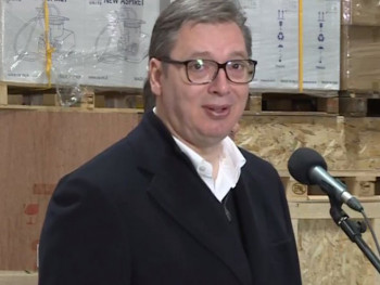 Vučić: Donacija Srpskoj kako bi se zajedničkim snagama izborili protiv britanskog soja