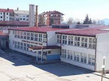 Празне клупе остају и у школама у Гацку – Настава и даље онлајн за све ученике