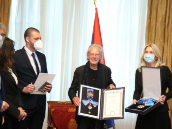 Predsjednica Srpske Handkeu uručila Orden Republike Srpske