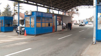 Djed prevozio troje unuka i kilogram heroina: Tvrdi da su mu drogu podmetnuli u Hercegovini