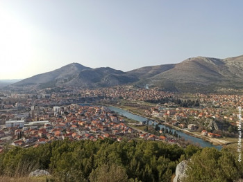 Danas toplije, uveče moguća prolazna kiša