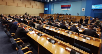 NSRS: Usvojen set zakona za povećanje plata