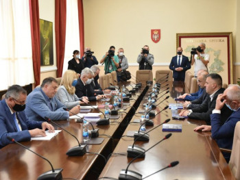 Sastanak predsjednice Srpske sa liderima stranaka vladajuće koalicije
