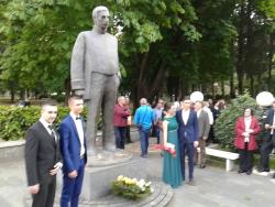 Гимназија Јован Дучић прославила матурско вече (ФОТО)