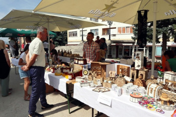 Гацко: Дани народног стваралаштва и гастрономије окупили 30 излагача