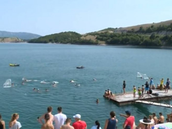 Prvi put u istoriji u Gacku održana vaterpolo utakmica (VIDEO)