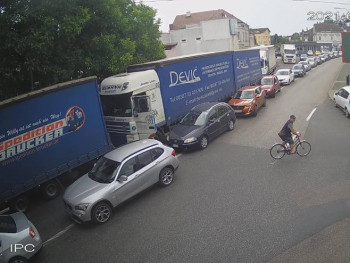 Na Šćepan Polju kilometarska kolona, čeka se tri sata